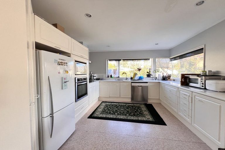 Photo of property in 7 Anure Place, Highland Park, Auckland, 2010