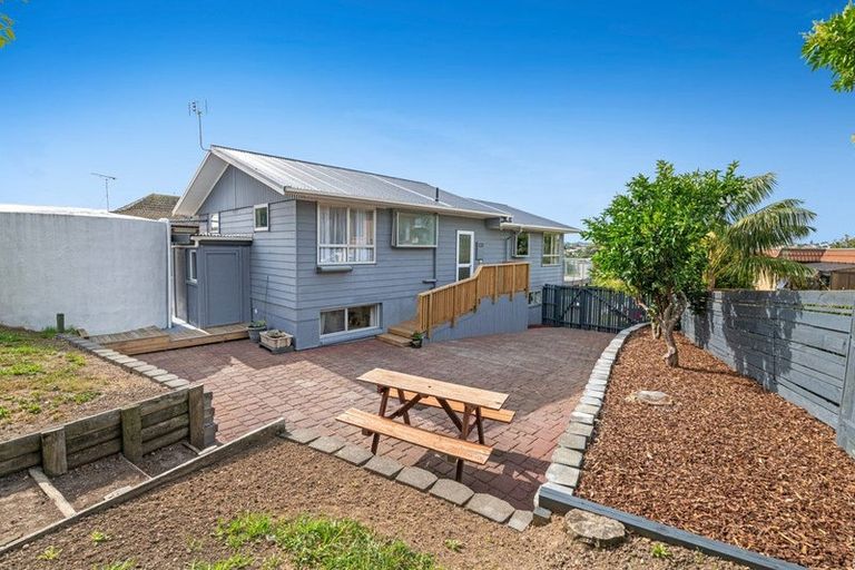 Photo of property in 6 Rakino Avenue, Manly, Whangaparaoa, 0930