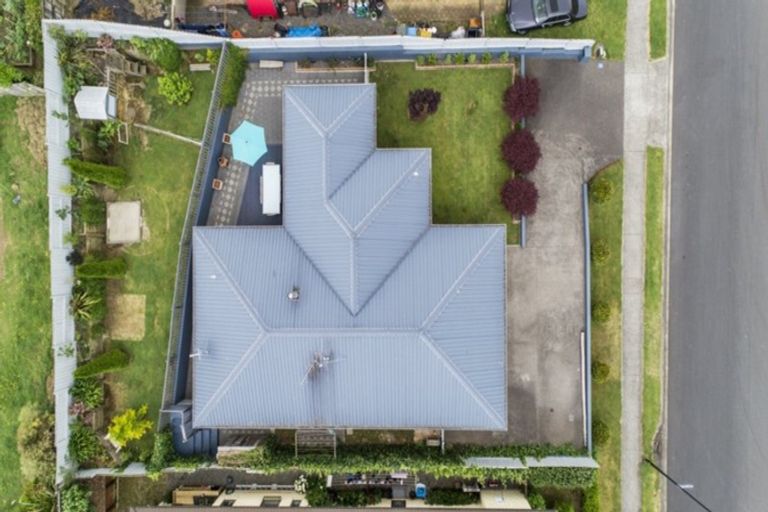 Photo of property in 16 Rosella Drive, Welcome Bay, Tauranga, 3112