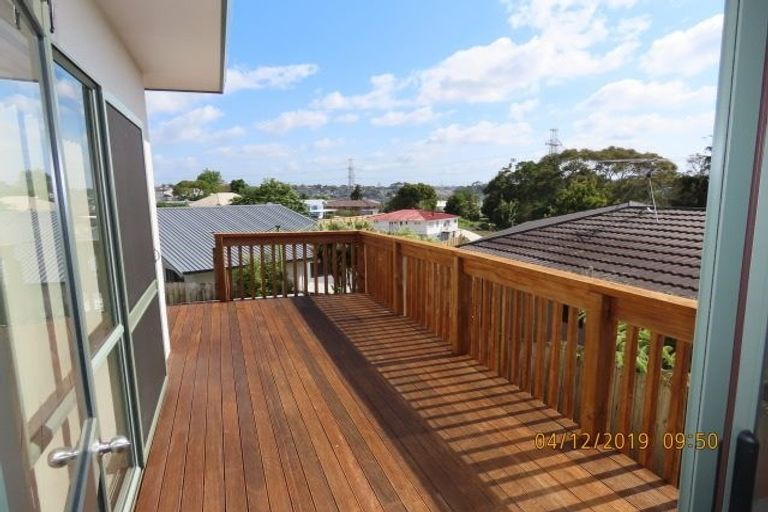 Photo of property in 6 Longview Rise, Massey, Auckland, 0614
