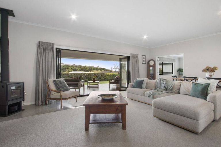 Photo of property in 7 Vantage Place, Omokoroa, 3114