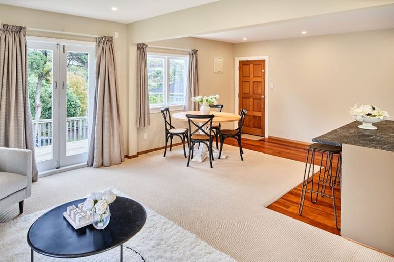 Photo of property in 25 Kiriwai Road, Paremata, Porirua, 5024