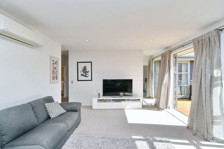 Photo of property in 14 Bancroft Place, Parklands, Christchurch, 8083