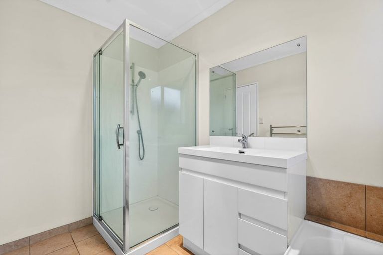 Photo of property in 31 Magnolia Drive, Waiuku, 2123