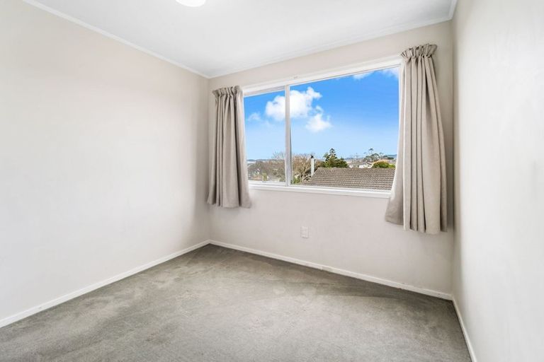 Photo of property in 7 Cushla Place, Massey, Auckland, 0614