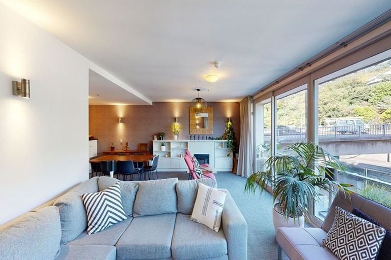 Photo of property in Montreaux Apartments, 1b/164 The Terrace, Wellington Central, Wellington, 6011