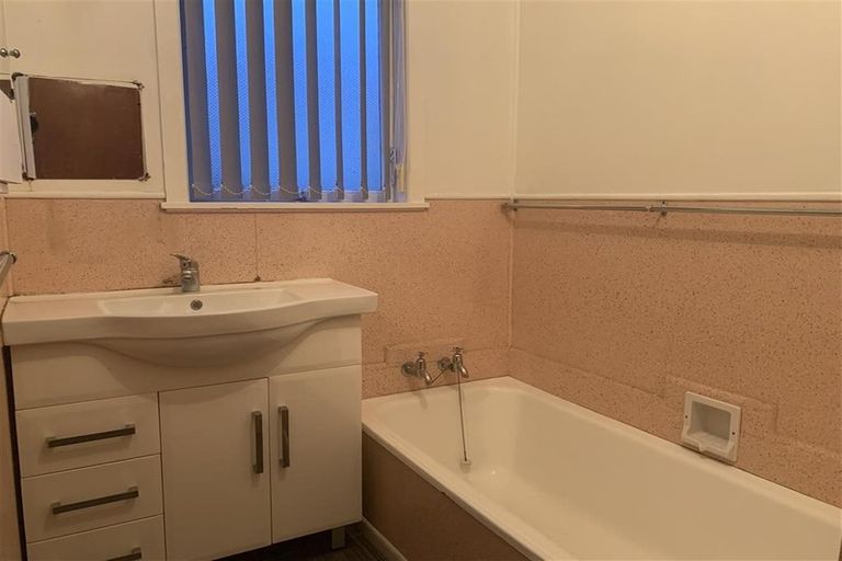 Photo of property in 2/52 Great South Road, Papatoetoe, Auckland, 2025