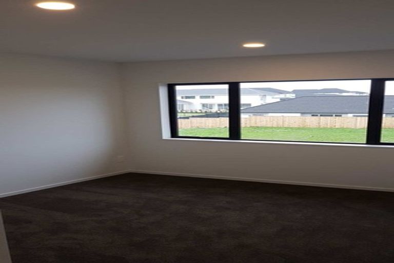 Photo of property in 168 Arran Point Parade, Orewa, 0931