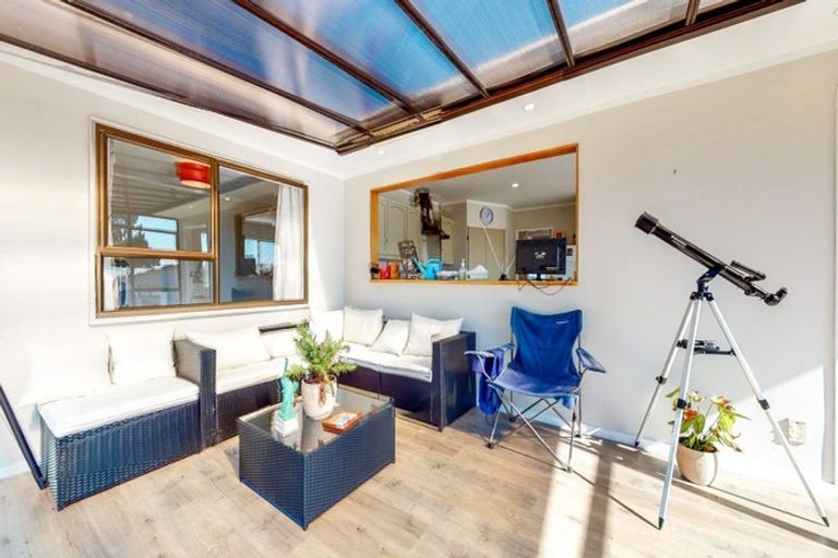 Photo of property in 3 Gaff Place, Whitby, Porirua, 5024