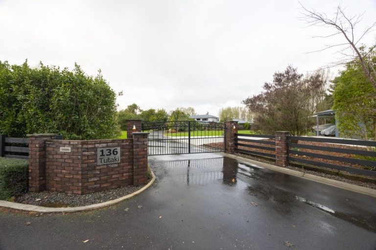Photo of property in 136 Tutaki Road, Kelvin Grove, Palmerston North, 4470