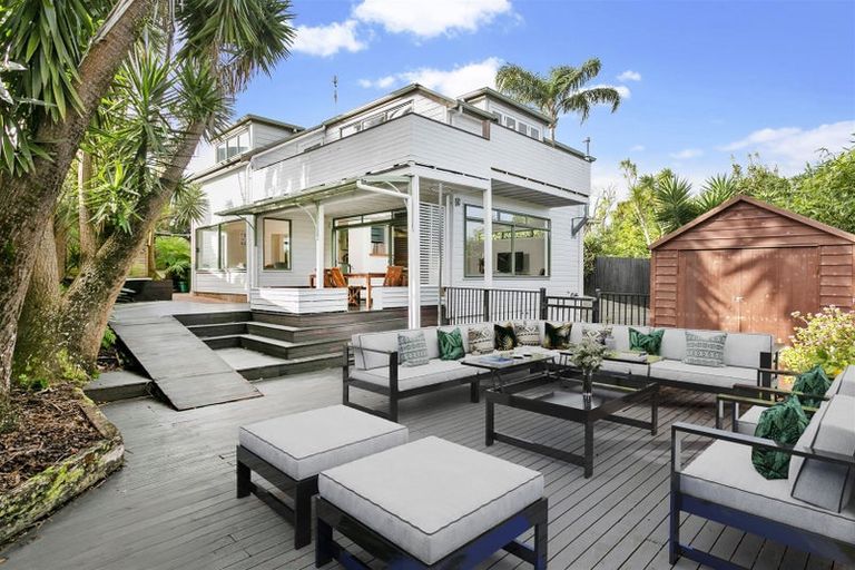 Photo of property in 2/305 Lake Road, Hauraki, Auckland, 0622