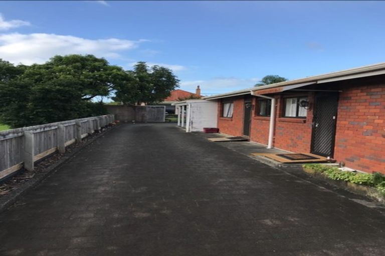 Photo of property in 2/9 Cairnfield Road, Kensington, Whangarei, 0112