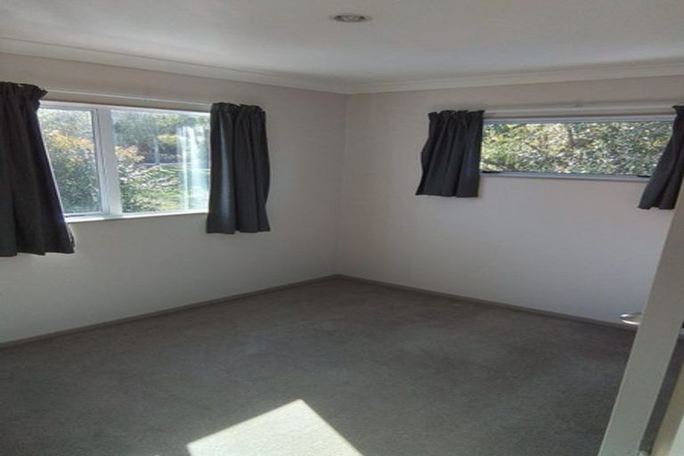 Photo of property in 2/129 Edmonton Road, Te Atatu South, Auckland, 0610