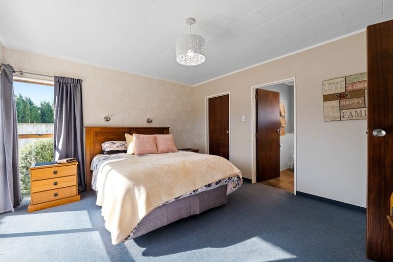 Photo of property in 15 Quin Crescent, Hawera, 4610