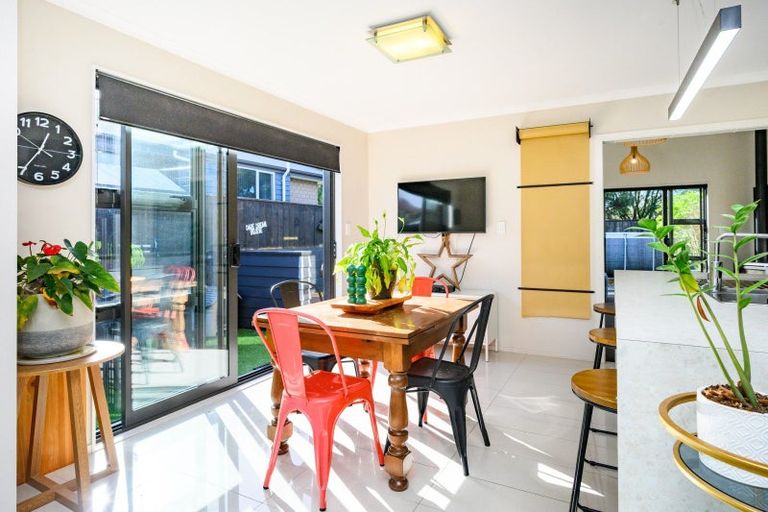 Photo of property in 18 Galea Grove, Kelvin Grove, Palmerston North, 4414