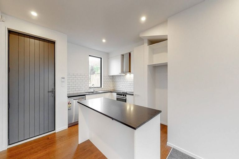 Photo of property in 7/62 Spenmoor Street, Newlands, Wellington, 6037