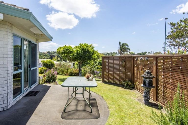 Photo of property in 1 Ryegrass Dell, Welcome Bay, Tauranga, 3112