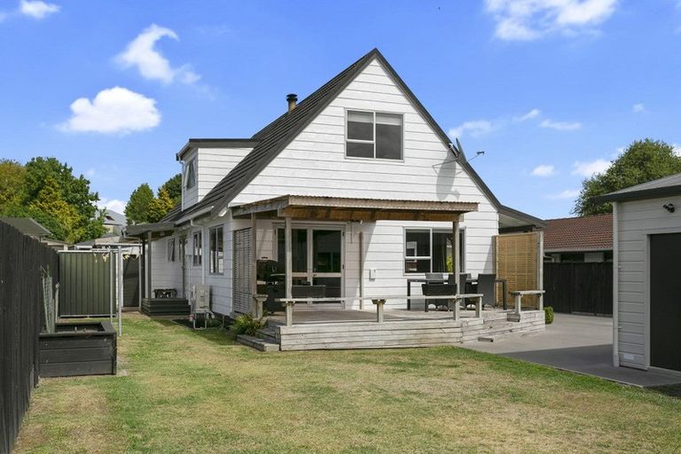 Photo of property in 16 Sheridan Crescent, Leamington, Cambridge, 3432