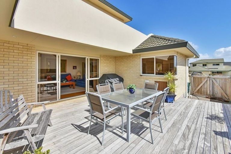 Photo of property in 22 Manara Place, The Gardens, Auckland, 2105
