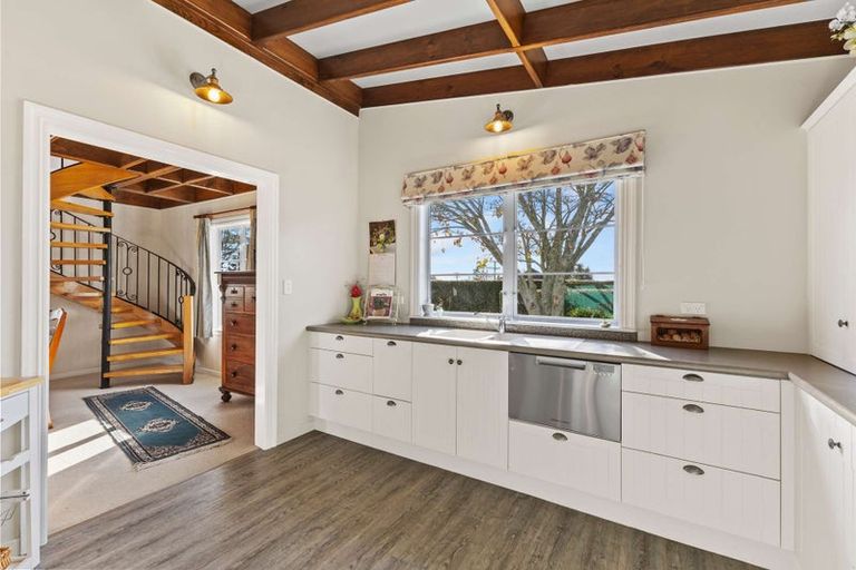 Photo of property in 198 Ackworth Road, Lepperton, New Plymouth, 4373