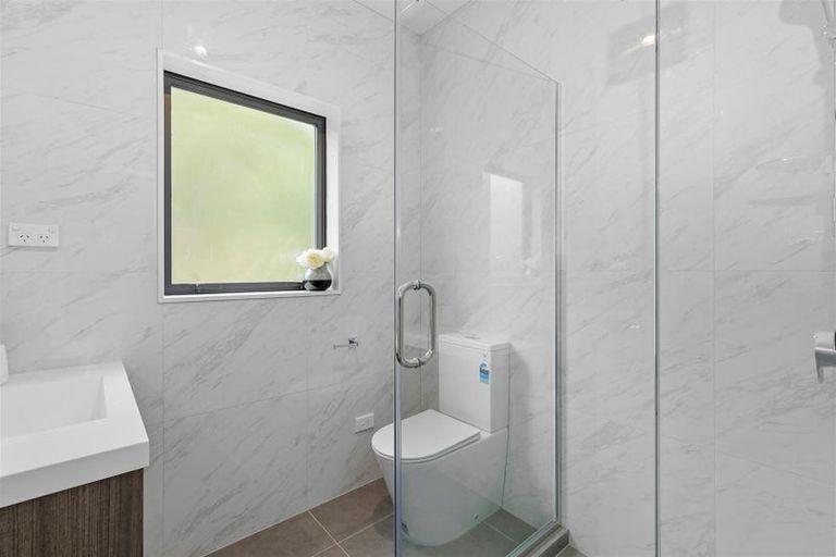 Photo of property in 5 Pihipihi Way, Crofton Downs, Wellington, 6035