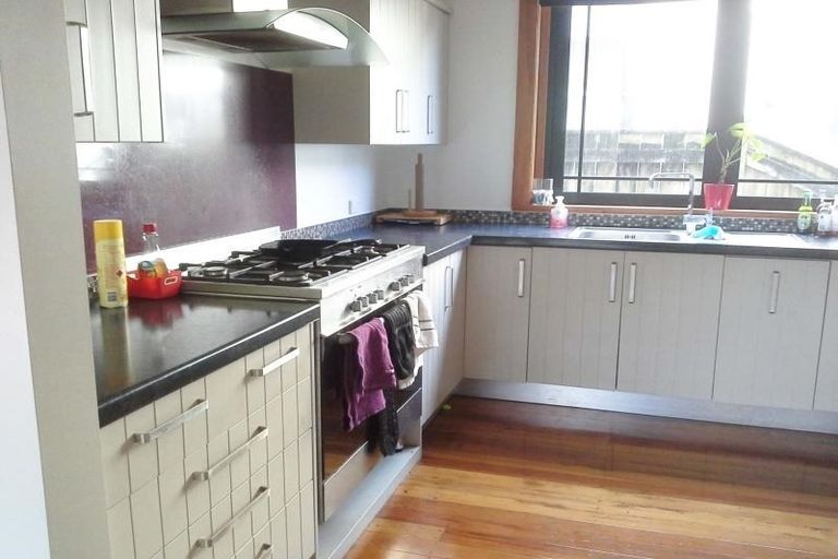 Photo of property in 7 Sanders Avenue, Westown, New Plymouth, 4310