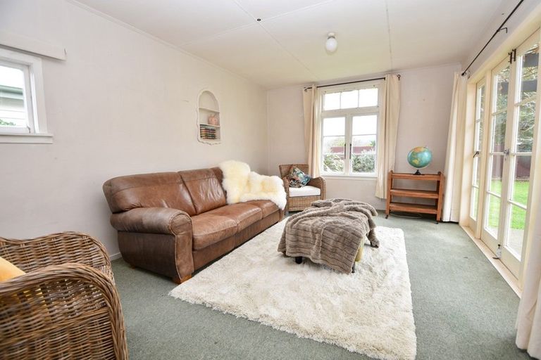 Photo of property in 24 Garrison Street, Carterton, 5713