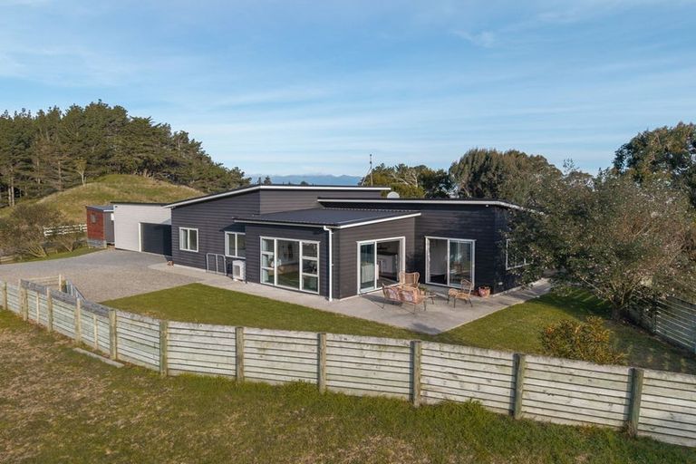 Photo of property in 11 Maury Place, Foxton, 4814