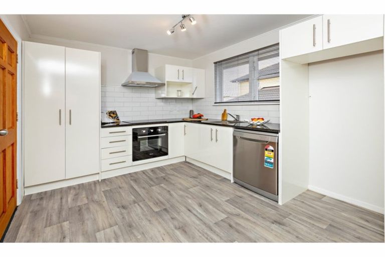 Photo of property in 104 Fisher Crescent, Otara, Auckland, 2023