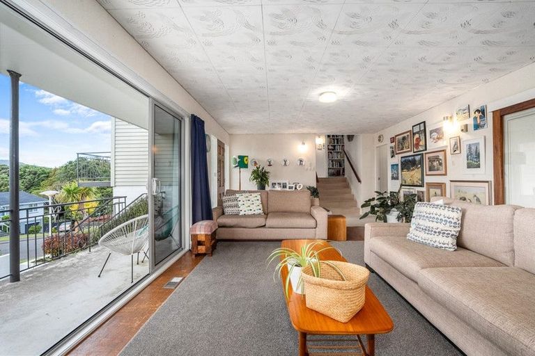 Photo of property in 2 Rondane Place, Tirohanga, Lower Hutt, 5010