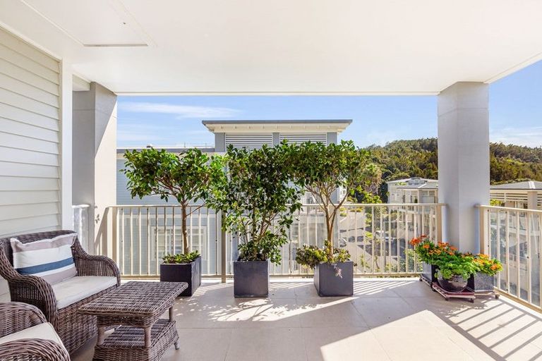 Photo of property in 33 Parkside Drive, Orewa, 0931