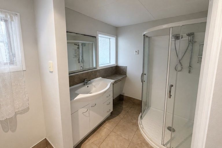 Photo of property in 28 Halver Road, Hillpark, Auckland, 2102