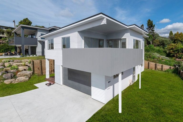 Photo of property in 6a Leo Place, Kawaha Point, Rotorua, 3010