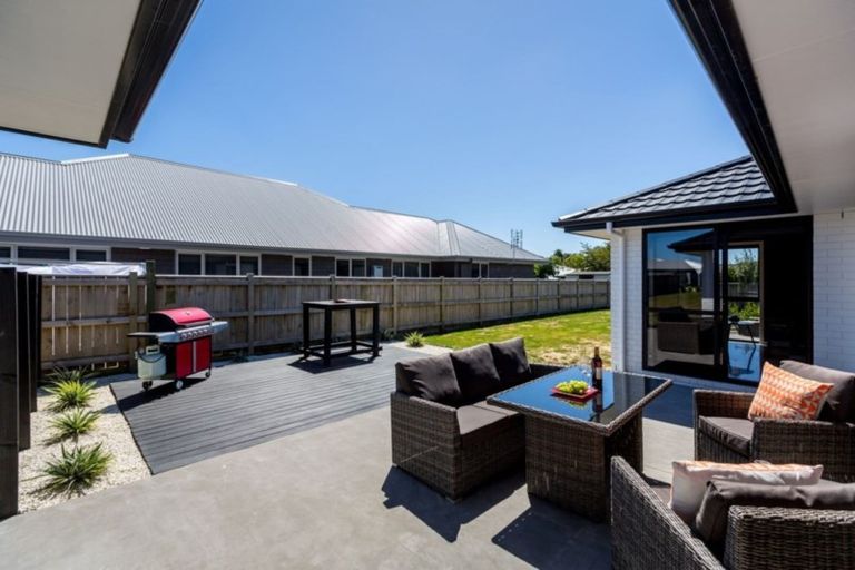 Photo of property in 10 Honeyfield Drive, Whalers Gate, New Plymouth, 4310