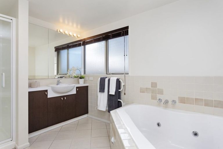 Photo of property in 5 Tanu Place, Parklands, Christchurch, 8083