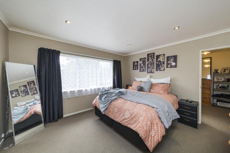 Photo of property in 31 Strachan Way, Highbury, Palmerston North, 4412