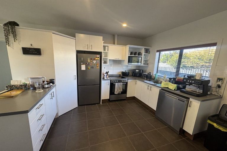 Photo of property in 2a Vivian Street, Burwood, Christchurch, 8083