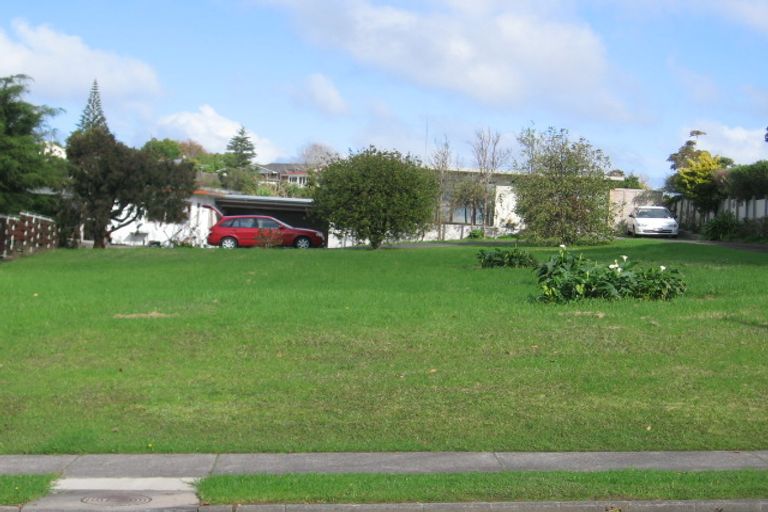 Photo of property in 4 Maxwelton Drive, Mairangi Bay, Auckland, 0630