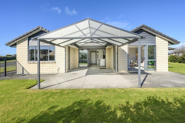 Photo of property in 8 Vantage Place, Omokoroa, 3114