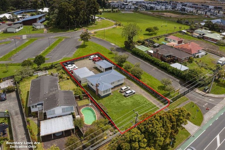 Photo of property in 496 Don Buck Road, Massey, Auckland, 0614