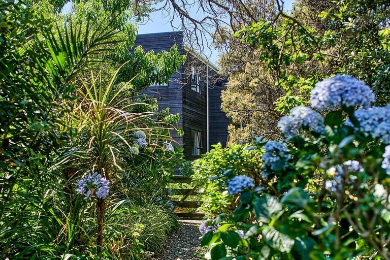 Photo of property in 18 Jeep Road, Raumati South, Paraparaumu, 5032