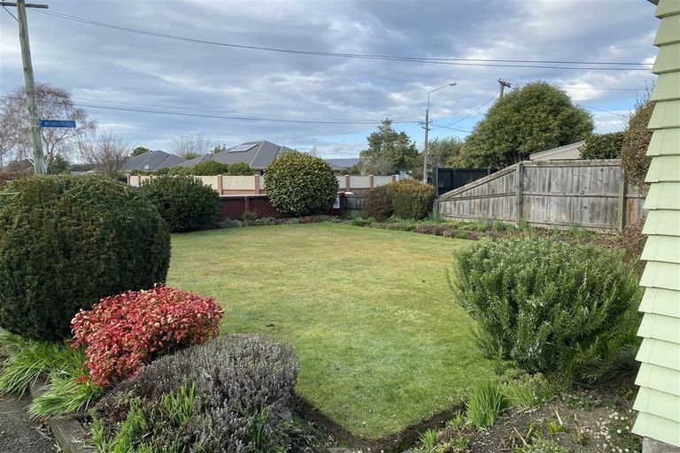Photo of property in 75 Withells Road, Avonhead, Christchurch, 8042