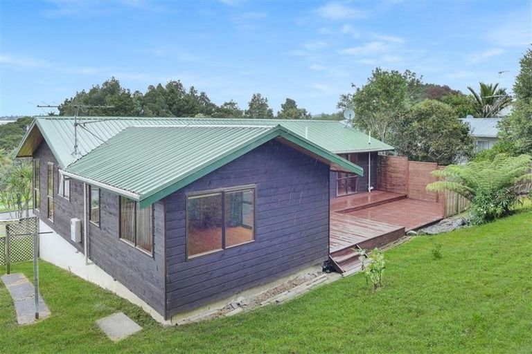 Photo of property in 8 Chardon Place, Henderson, Auckland, 0612