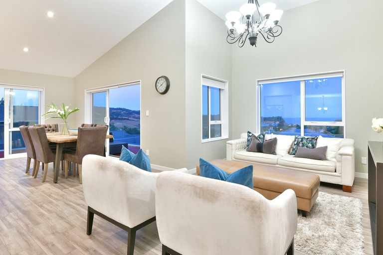 Photo of property in 12 Seaview Crescent, Hatfields Beach, Orewa, 0931