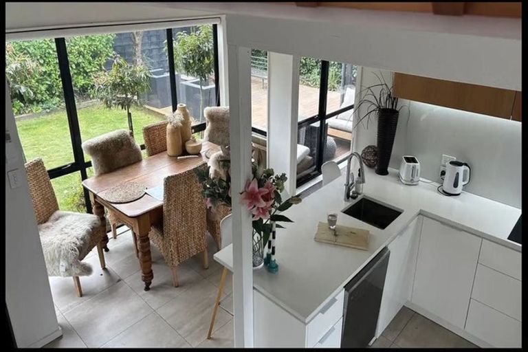 Photo of property in 2/14 Taylors Avenue, Bryndwr, Christchurch, 8052