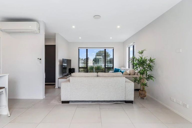 Photo of property in 72 Te Napi Drive, Takanini, 2112