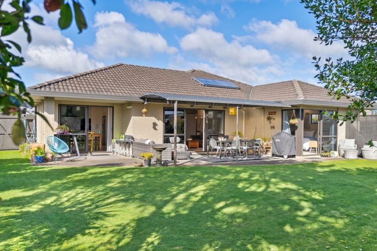 Photo of property in 6 Karia Grove, Papamoa Beach, Papamoa, 3118