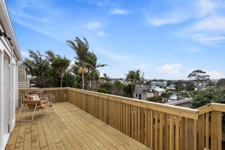 Photo of property in 94 Calliope Road, Stanley Point, Auckland, 0624