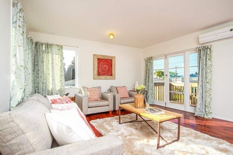 Photo of property in 20 Woodford Avenue, Henderson, Auckland, 0610