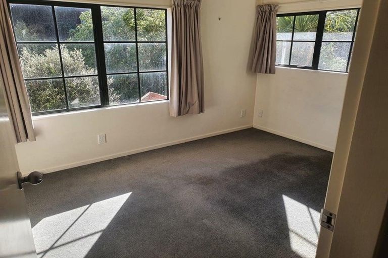 Photo of property in 16a Parsons Glen, Karori, Wellington, 6012